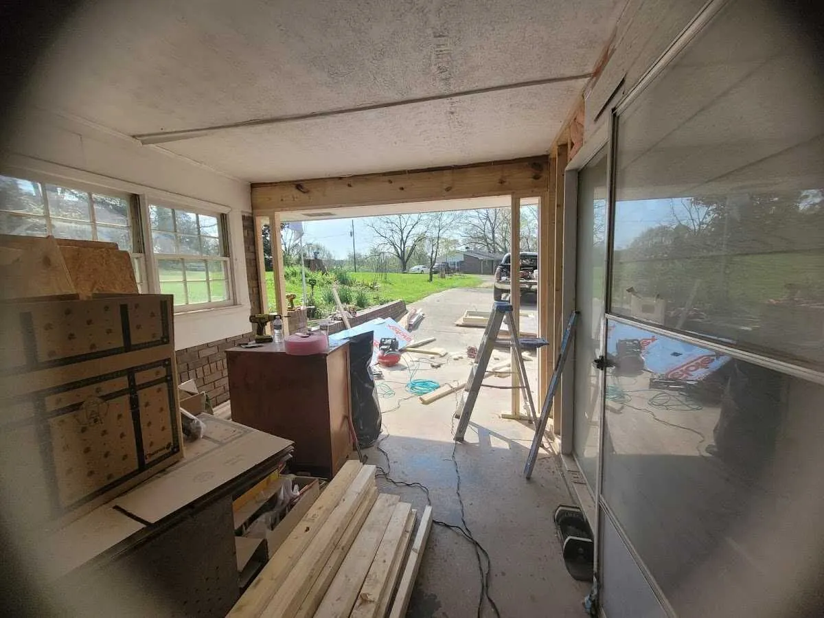 Air movers and dehumidifier for Water Mitigation Services in Parkway