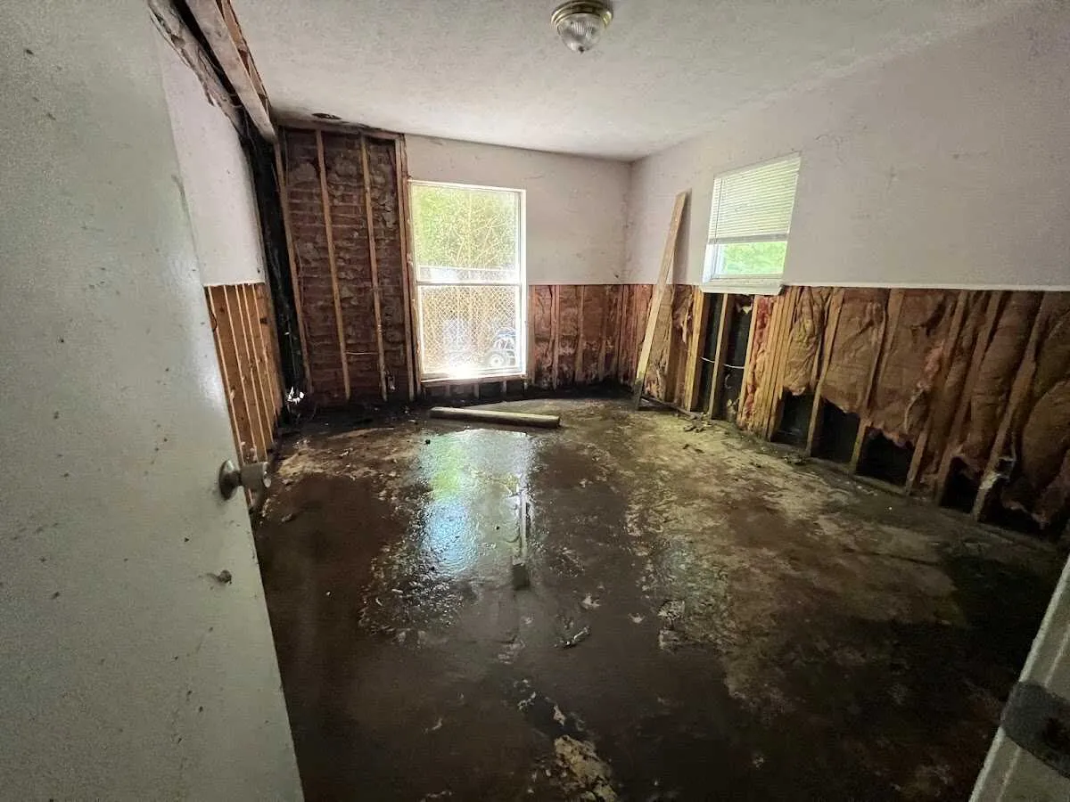 Water Damage Restoration services in Parkway, CA